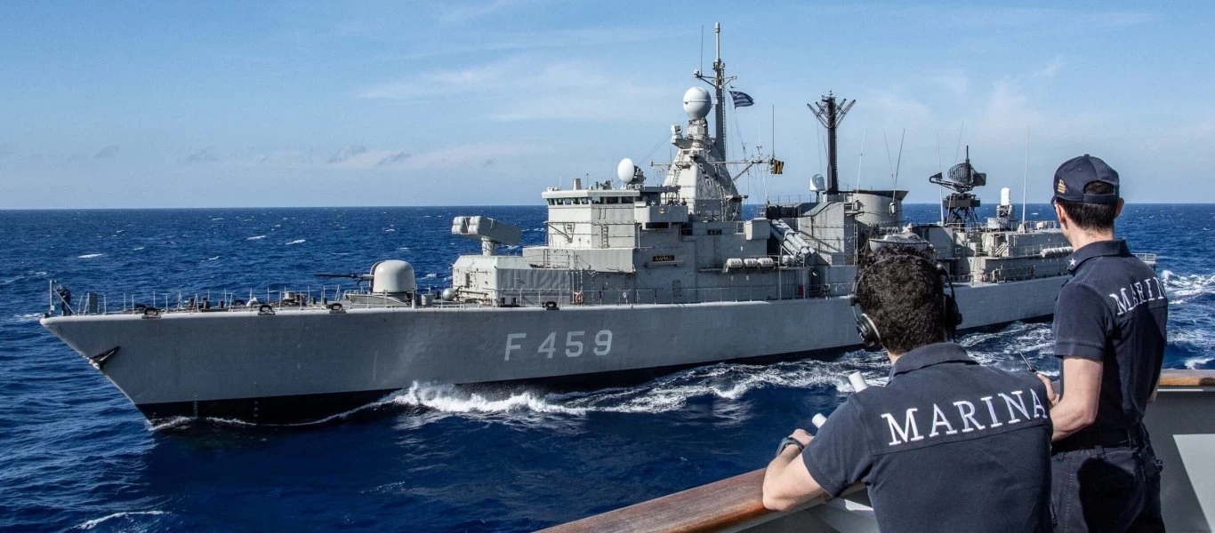 Εικόνες από άσκηση Ελλάδας - ΗΠΑ: Η φρεγάτα «ΑΔΡΙΑΣ» και το υποβρύχιο «ΝΗΡΕΥΣ» με P-8A
